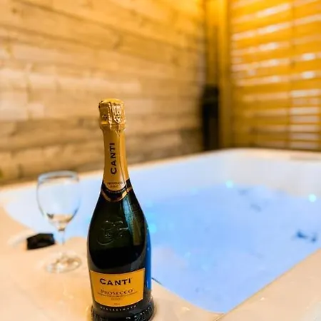 Romantique Jacuzzi Privatif Chauffe A 37 Gare * Guingamp